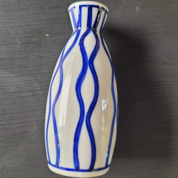 Blue and White Japanese Sake Set - Picture 2 of 8